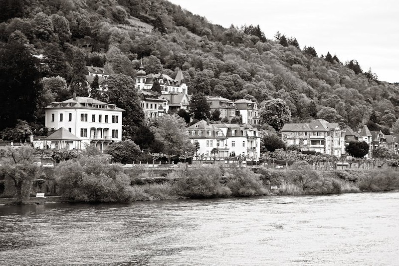 Elara und die schwebende Stadt im Himmel